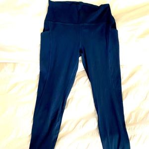 Align High Rise crop 23” size 8